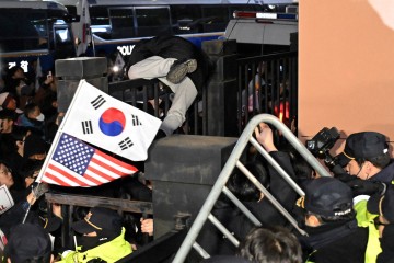 과격행동 거듭하는 '디시의 청년들'…한국판 '재특회' 꿈꾸나