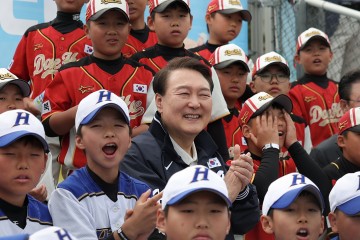 윤, 대통령 지지율 2.2%p 오른 36.8%…3주 연속 상승 [리얼미터]