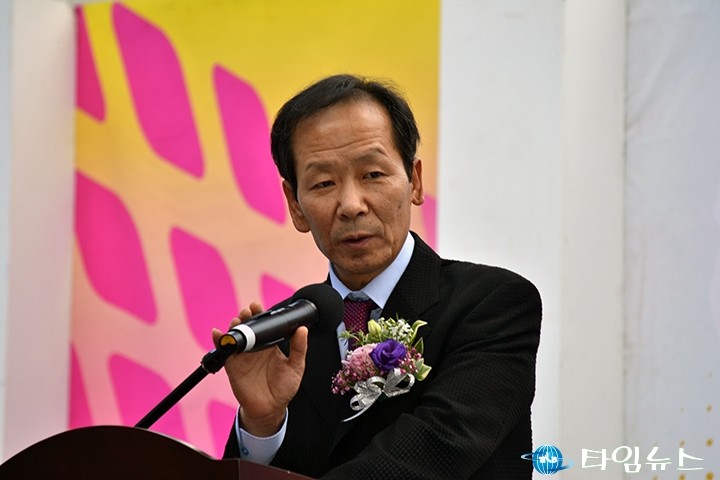 축사하는 이인섭 대전·충남중소기업청장