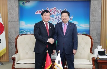 권선택 대전시장, 베트남 흥옌성 성장 면담