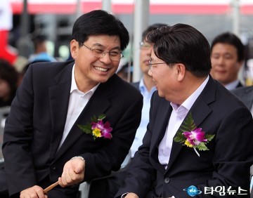 이춘희·권선택 시장, 오늘은 즐거운 날!