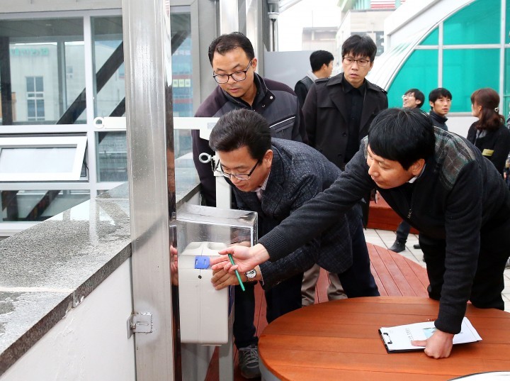 허태정 유성구청장, 관평도서관 개관상황 점검