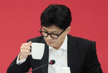한동훈 "국회의원은 봉사·헌신…국민 중위소득 정도 세비받자"