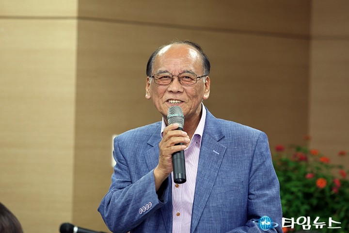 인사 말하는 설장수 구의원
