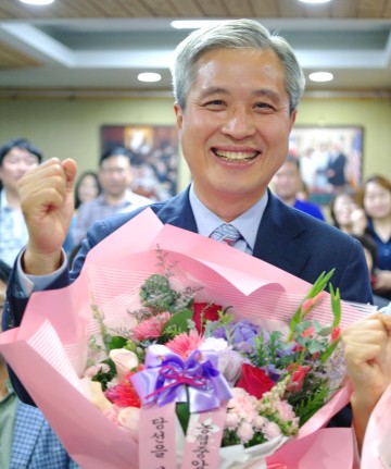 곽상욱 오산시장 압도적 차이로 3선도전 성공 