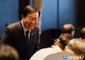 대전경제포럼 찾은 장종태 의원
