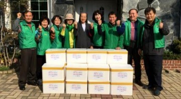 원주시 단구동새마을회, 소외계층 김장나눔 '훈훈'