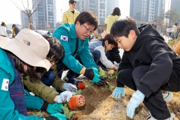 세종시교육청, 제80회 식목일 맞아 산울초서 환경사랑 실천 행사