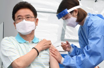이철우 도지사, 코로나19 AZ백신 접종으로 집단면역 기대 