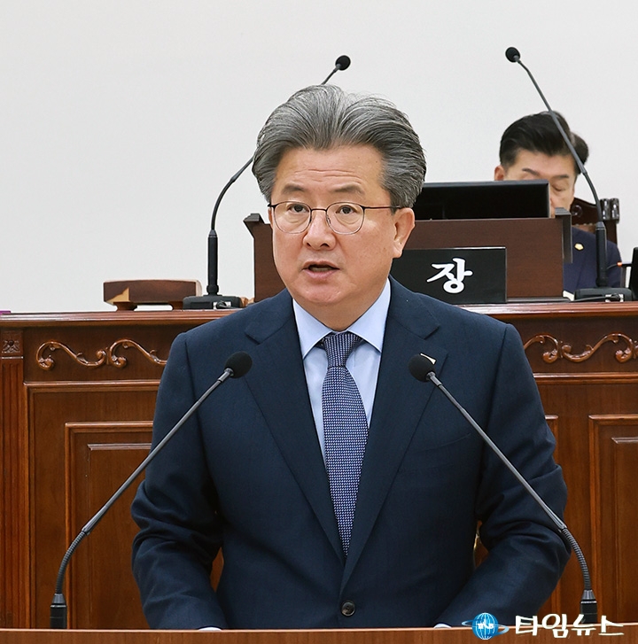 정용래 유성구청장 “2026년 예산 8천283억…창업·돌봄·AI·온천관광 대전환 이룬다”