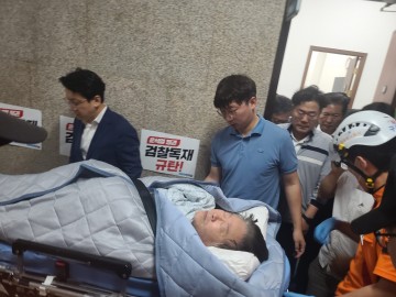 이재명, 단식 19일째 혈당 급강하로 의식 거의 잃어 병원으로 이