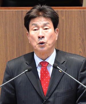 충남도의회 이기철 의원, 수도권 충남학사 건립을 위한 압박카드 통할까?