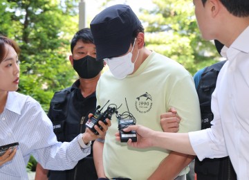여성 납치 ATM기기 이용 900만원 인출 강도…"공범 없다"