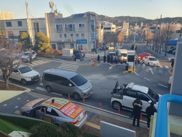 [속보]태안군 2일째 주민 3명 VS 공무원 100여명 충돌..31일 인명사고..행정과장 이판사판..