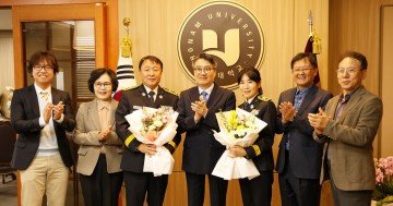 박상철 호남대 총장, 광산소방서 2명에 표창장과 감사패