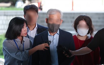 '김용 알리바이 위증' 증인 구속심사…"혐의 다 자백"