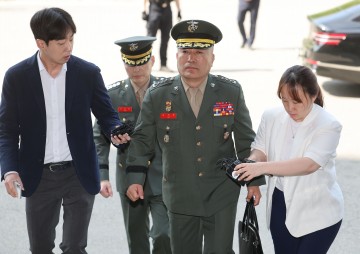 김계환 해병대사령관 공수처 소환…'VIP 격노' 등 질문엔 침묵