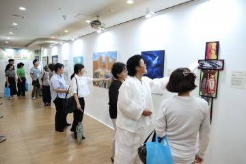 무더운 여름, 시원한 실내에서 즐기는 ‘바이블 아트 바캉스’