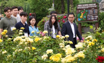박희조 동구청장, 신규공무원 교육 현장 깜짝 방문…직원 소통 이어가
