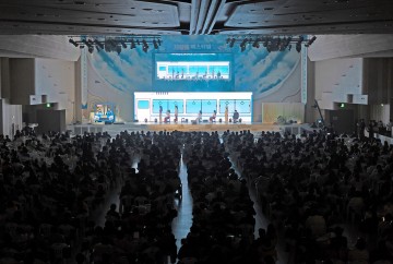 청춘서 황혼까지 인생 담은 특별한 무대 펼쳐져