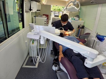 신안군 ‘찾아가는 치과 이동 진료’ 현장