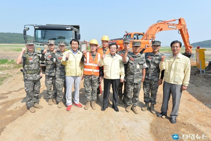 농림축산식품부 장관 강화군 가뭄현장 방문