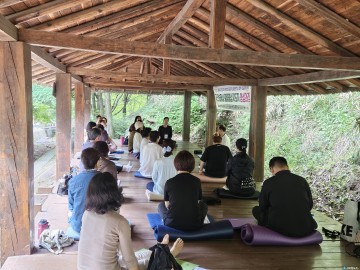 “숲에서 찾는 치유의 길… 음성군, 힐링명상지도자 양성과정 개강”