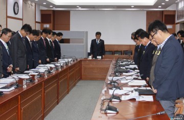 이시종 지사 세월호 4주기 맞아 故남윤철 교사 부친과의 전화통화에서 고귀한 희생정신에 감사의뜻 전해