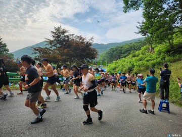 ‘2025 보은 속리산 말티재 힐링 알몸 마라톤대회’ 성황리 개최