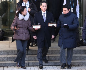 이재용 1·2심 무죄에도 마음 졸이는 삼성, 긴장 속 깊은 침묵