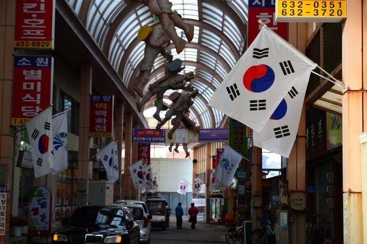홍성군, 태극기 달기 캠페인 국기게양 홍보 ‘팔 걷어’