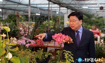 권선택 대전시장, 설 명절 맞아 화훼업계 격려!