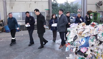 고흥군의회, 재활용센터 찾아 근무자 격려 