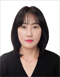 [심층 칼럼] "팬덤이 만든 정치, 검증 사라진 민주주의"..무대 뒤로 사라질판 