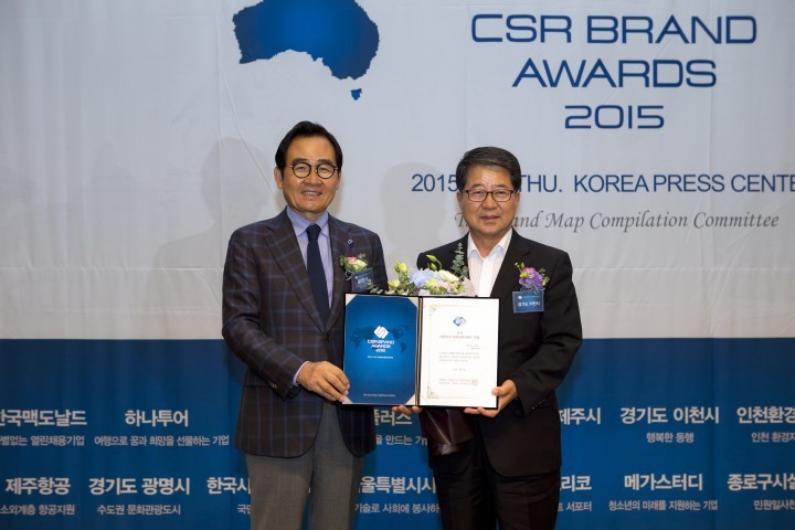 뛰어난 시정성과 상(賞)으로 평가받았다