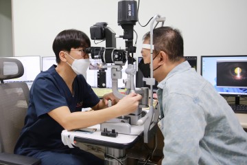 건양대병원 장영석 교수, 印尼 환자 양측 백내장 수술