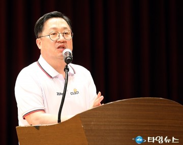 이장우 대전시장 “여러분 덕분에 대전이 뜹니다”…자원봉사자 1,575명, 대전 0시 축제 출정식