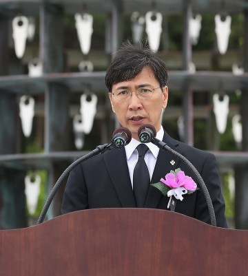 안희정 지사, 숭고한 희생으로 지켜온 번영 지킬 것!