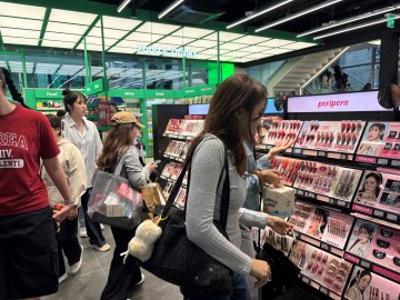 내일 中단체관광객 무비자로 온다…여행·유통가 '특수 기대'