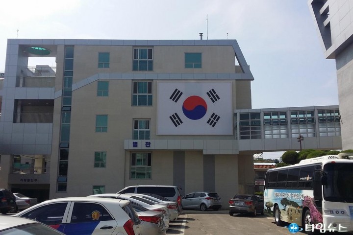 강화군, 광복70주년 맞이 대형태극기 게양 눈길