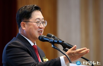 기념사 하는 이장우 대전시장