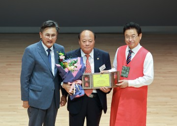 이병철 남자현지사 기념관 건립추진위원장,  자랑스러운 도민상 수상