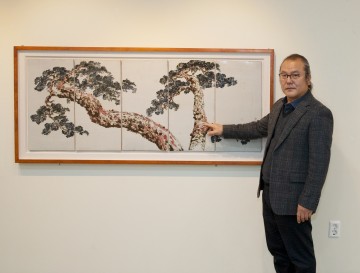 한국화가 김희열 작가, 흙과 불로 빚은‘도자회화’전시회 개최