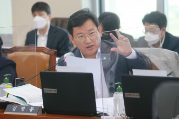 한국장애인고용공단  장애인 고용률, 文정권 5년 사이 반토막..