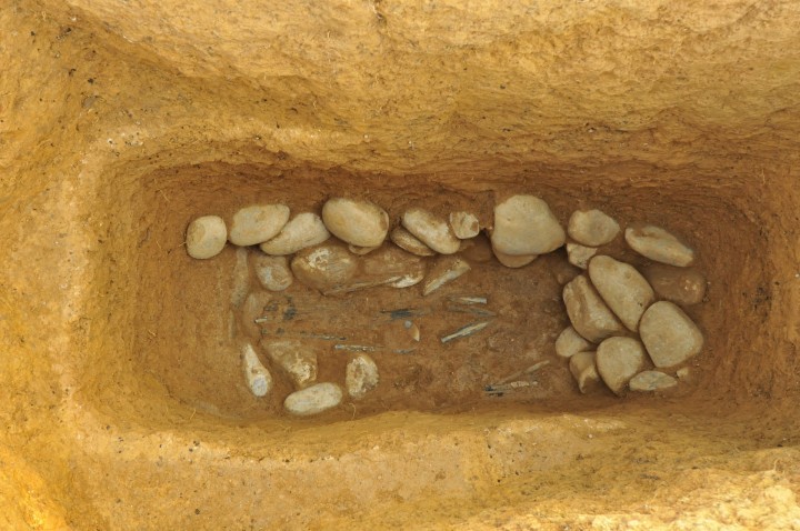충주 호암유적지 무덤 및 유물