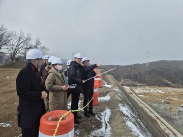 충북도 투자유치국, 오창 산업단지 현장 점검…산업단지 활성화 총력