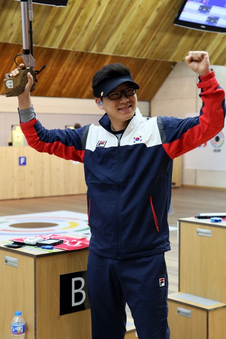 “ 진종오, 남자 10m 공기권총(남) 결선세계신기록 ”