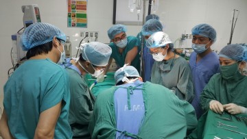 을지대학교병원 홍인표 원장, 15년간 해외에서 펼쳐온 사랑의 인술