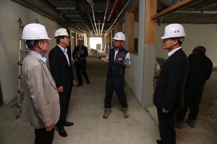 최교진 세종교육감, 세종시 첫 특수학교 신축현장 점검