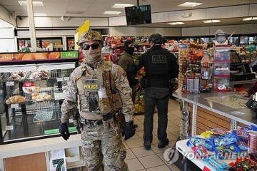   트럼프, 이번엔 '이민자 급증세' 샬럿 단속…이틀간 130명 체포